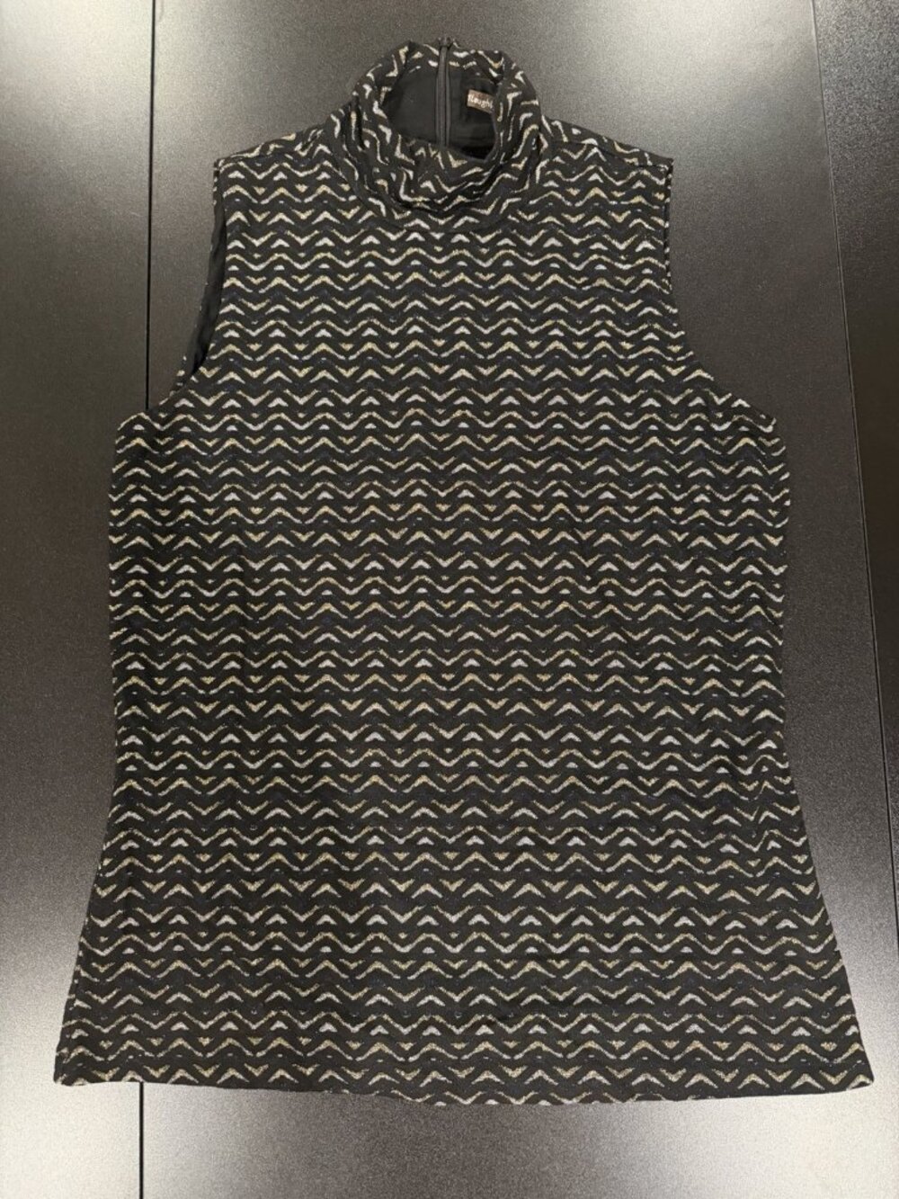 J. McLaughlin Woman's Sleeveless Top Sz M